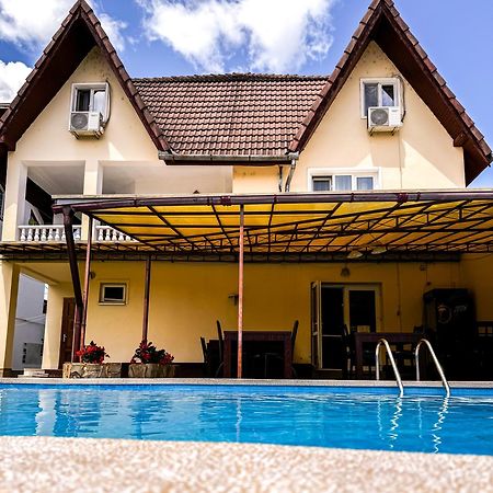 Pensiunea Vila Silva I Haţeg Exterior foto